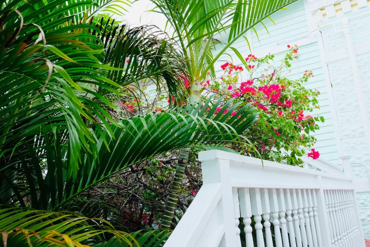 The Casablanca Hotel Key West Exterior photo